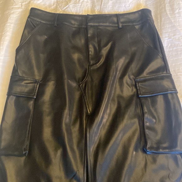 7 For All Mankind Cargo Vegan Leather Like Skirt - Picture 4 of 8